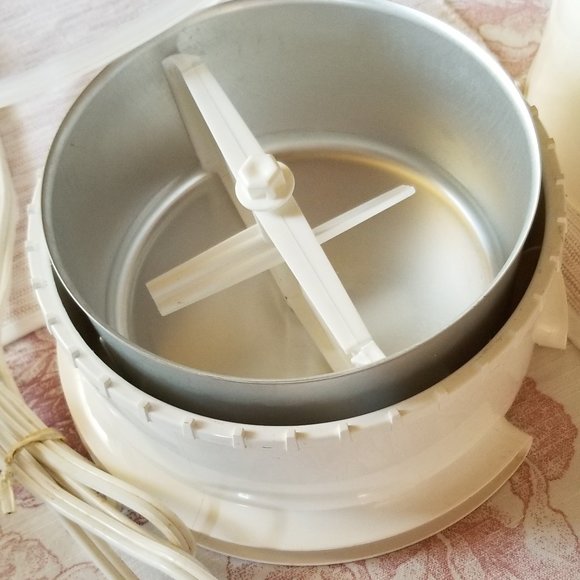 Ice Cream Machine - Picture 2 of 3